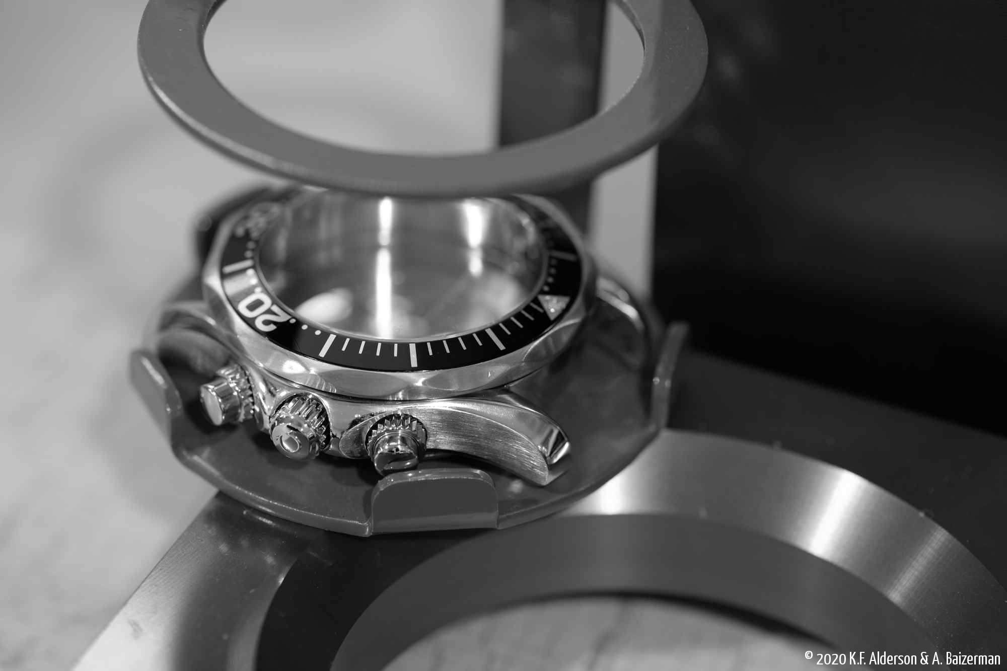 Testing a watch case